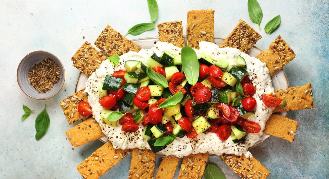 Dip di mozzarella e feta con pomodorini