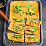 Focaccia farinata di ceci con zucchine e carote