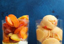 Frozen yogurt con pesche e albicocche