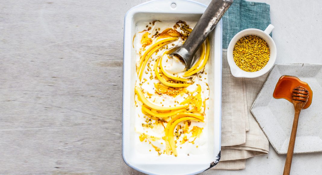 Gelato di mango, ricotta e miele