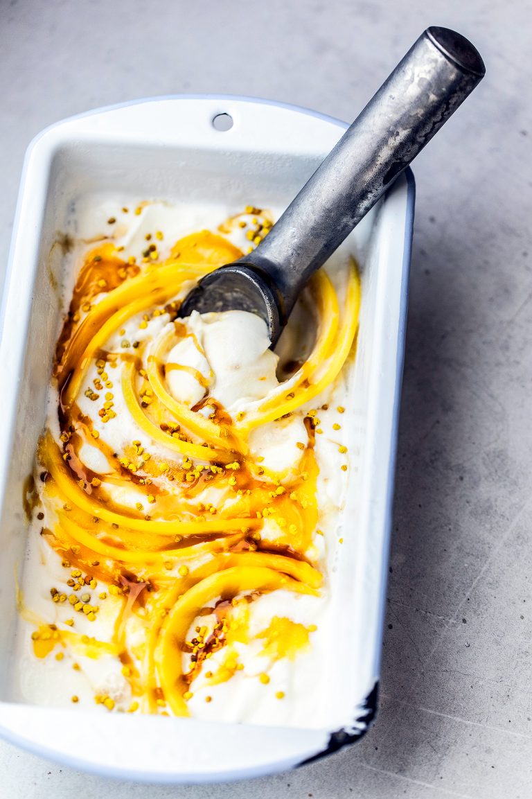 Gelato di mango, ricotta e miele