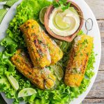 Pannocchie alla messicana con maionese al lime, pecorino e prezzemolo