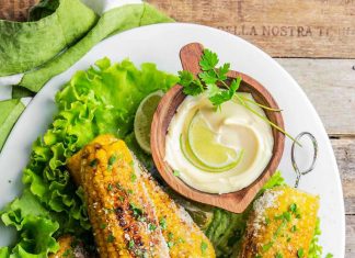 Pannocchie alla messicana con maionese al lime, pecorino e prezzemolo