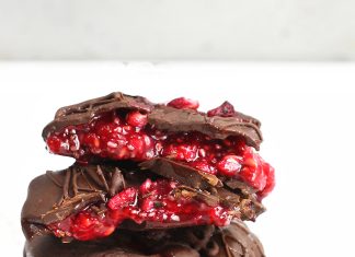 Praline gelato di lamponi e semi di chia