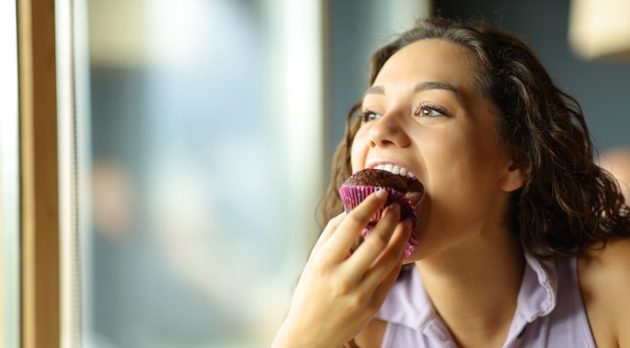 Edulcoranti e zuccheri: c’è un legame con la pubertà precoce?