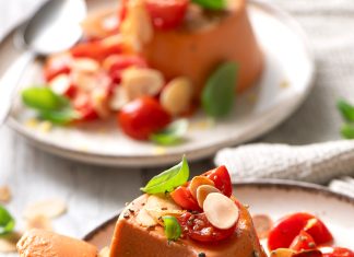 Sformatini di pomodori e mandorle al basilico