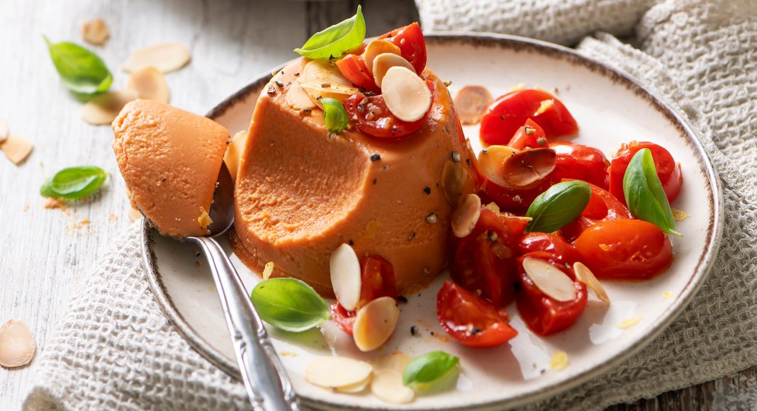 Sformatini di pomodori e mandorle al basilico