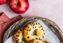 Ruote di mele in crosta alla cannella