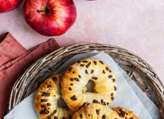 Ruote di mele in crosta alla cannella