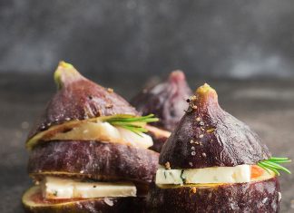 Sandwich di fichi neri e formaggio