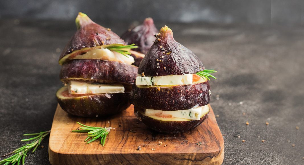 Sandwich di fichi neri e formaggio