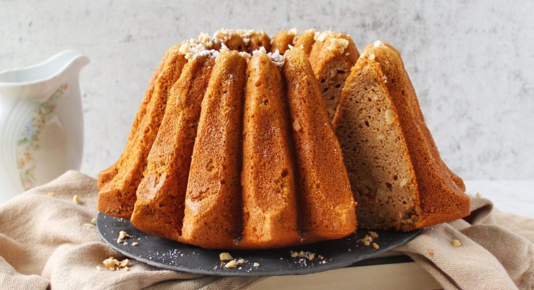 Bundt cake alla zucca, farina di castagne e nocciole