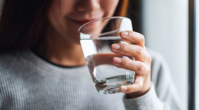 Chi beve meno acqua, si stressa di più