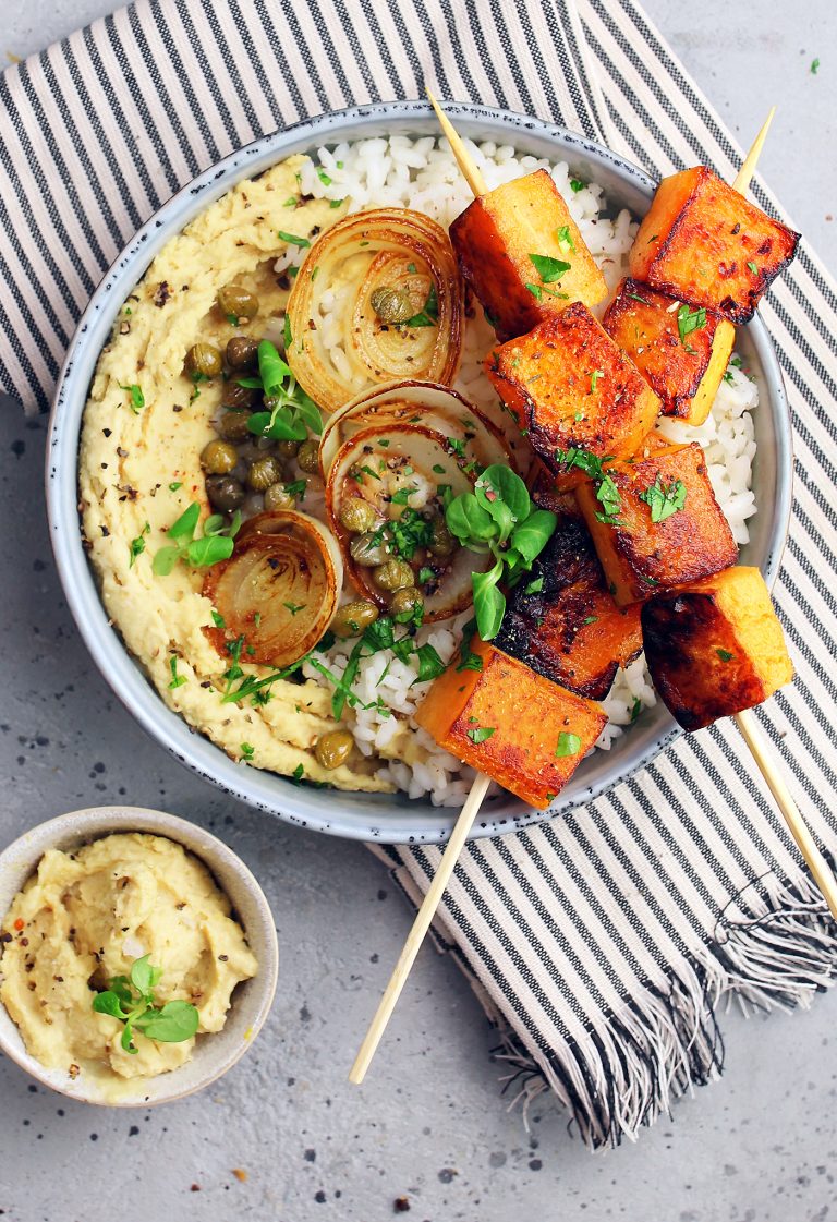 bowl-riso-cipolle-zucca Bowl di riso con hummus di lenticchie, cipolle e zucca