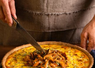 Quiche integrale ai semi con cipolle e funghi di bosco