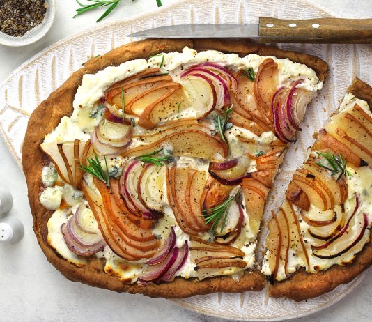 Quiche integrale con pere, ricotta e gorgonzola