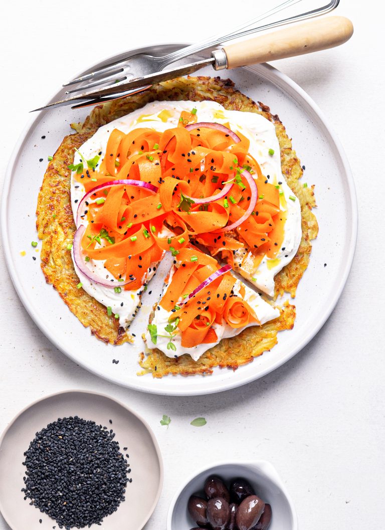 rosti-pizza-robiola-carote Rosti pizza con crema di robiola e carote marinate