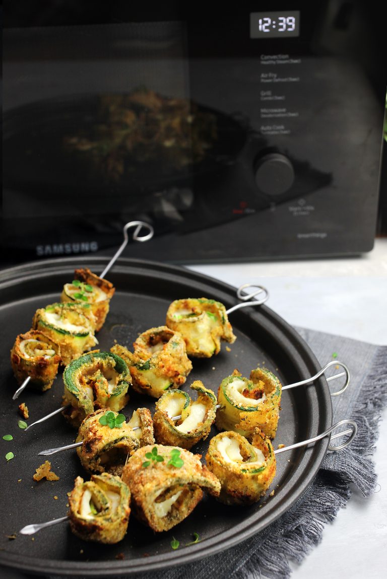 Spiedini di zucchine e formaggio con microonde