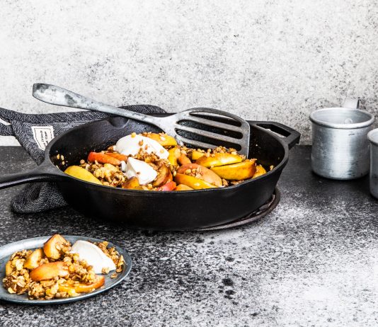 Campfire apple crisp