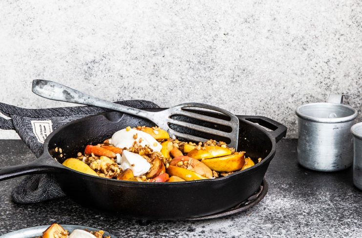 Campfire apple crisp