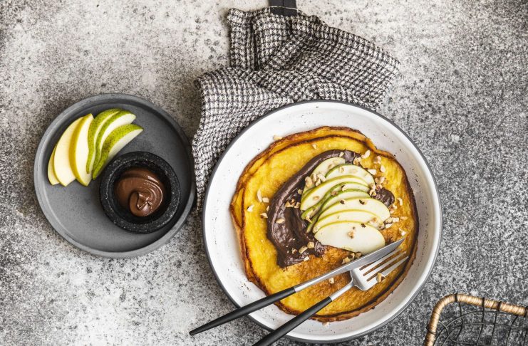 Dutch_pancake Dutch pancake senza glutine, con frutta e nocciole