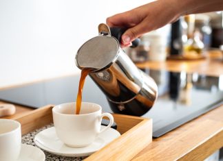 Caffè e buonumore: questione di orologio?