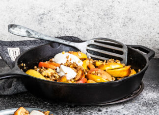 Campfire apple crisp
