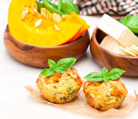 Muffin allo zafferano con feta e zucca