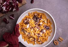 Pasta di lenticchie con radicchio e noci