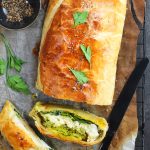 Strudel ricotta, spinaci e broccoli con pesto verde