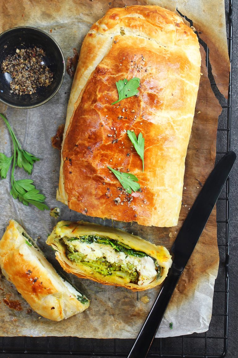 Strudel ricotta, spinaci e broccoli con pesto verde