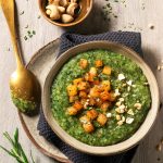 Zuppa cremosa di cavolo nero, porri e crostini di pere abate