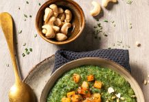 Zuppa cremosa di cavolo nero, porri e crostini di pere abate