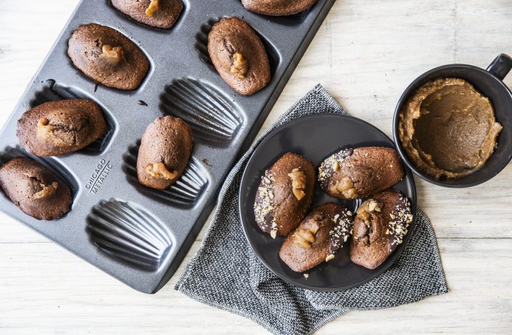MADELEINES Madeleine al cacao con burro di datteri