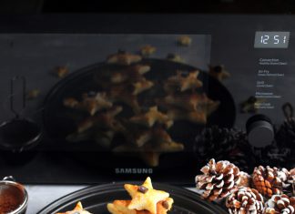 Alberi di sfoglia con gocce di cioccolato