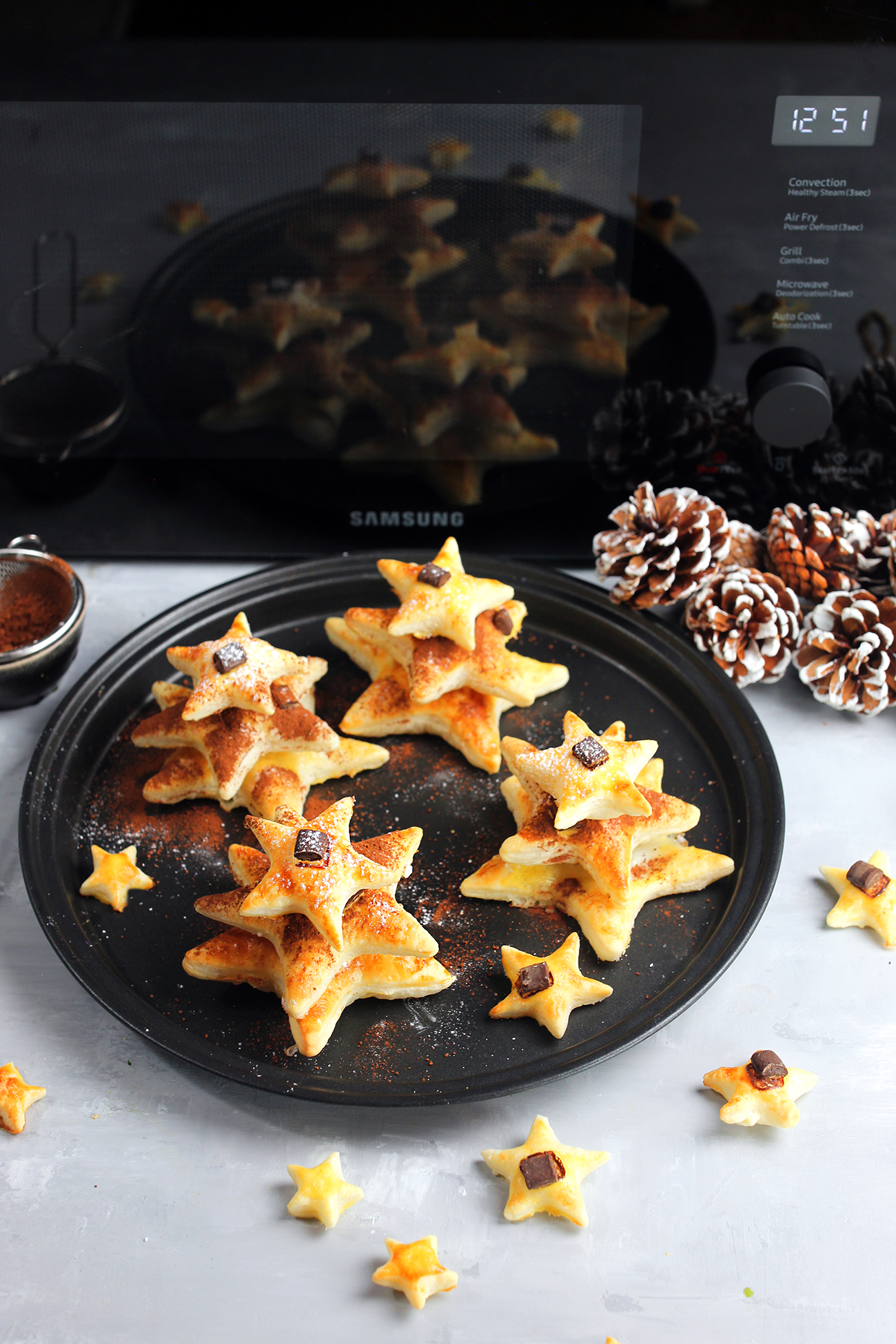 Alberi di sfoglia con gocce di cioccolato