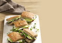 Focaccia saracena con barbabietola, mela verde e rucola