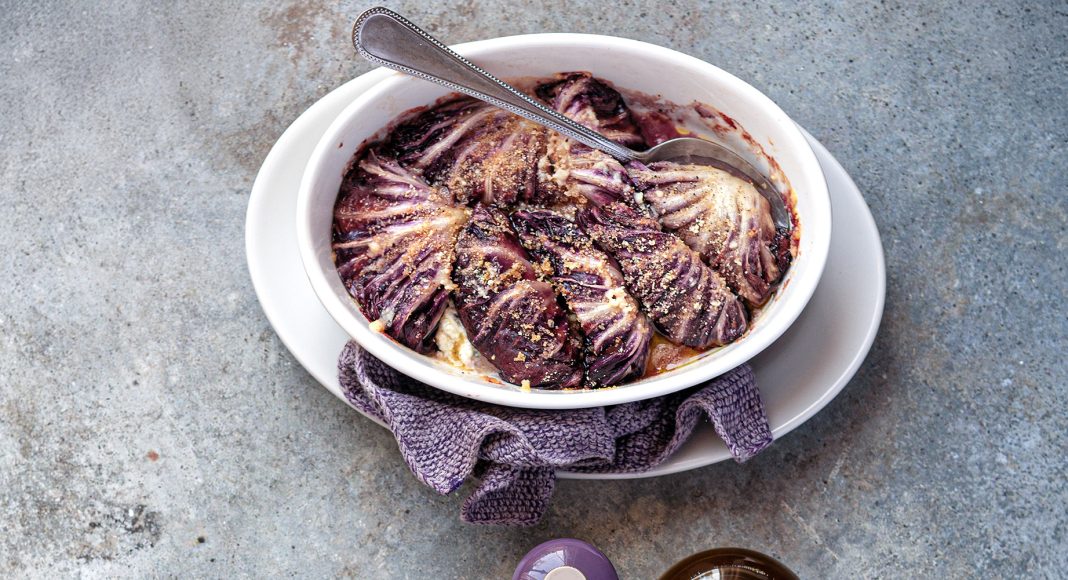 Involtini gratinati di radicchio rosso e formaggio