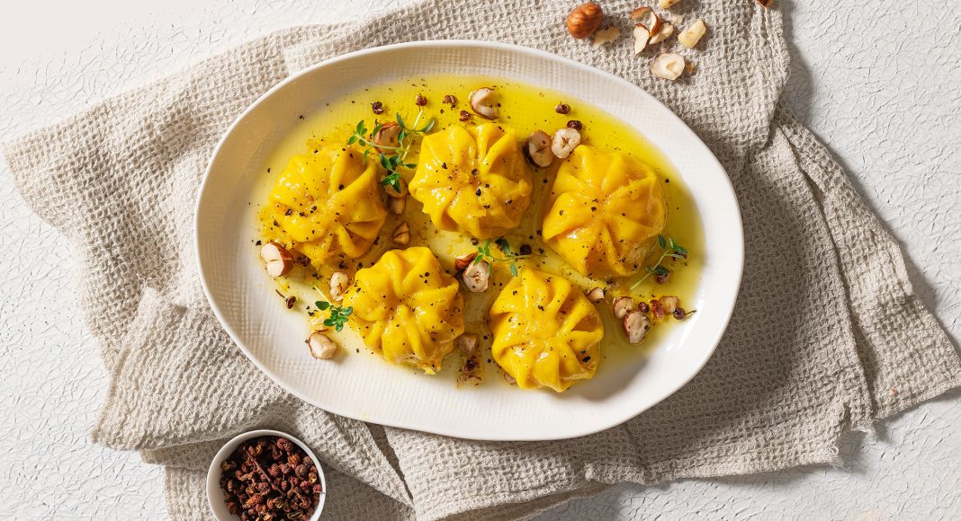 Ravioli di pere e taleggio allo zafferano con pepe di Sichuan