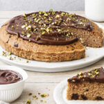 Torta di castagne e mandorle con crema di cioccolato