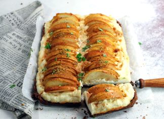 Torta cremosa di mele, ricotta e yogurt