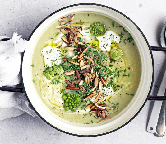 Vellutata di broccolo romanesco con crema di robiola