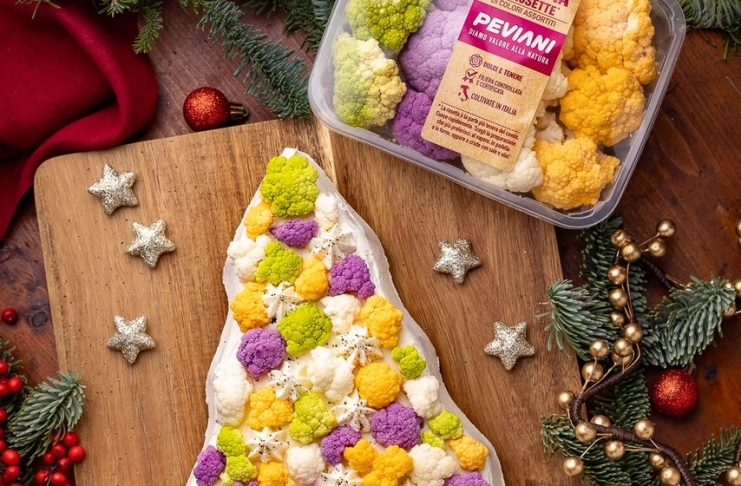 Torta salata morbida con rosette di cavolfiore e frosting al formaggio