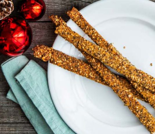 grissini di quinoa, nocciole e semi