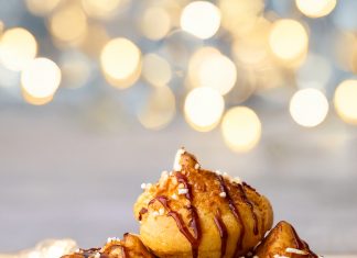 Bignè di riso alla crema chantilly con caramello Bignè di riso alla crema chantilly con caramello