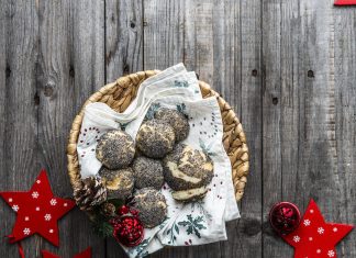 Bottoncini di parmigiano e papavero