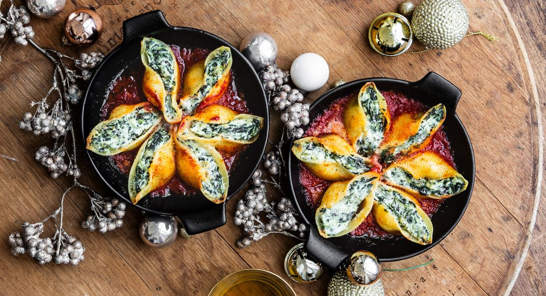 Conchiglioni ricotta e spinaci in salsa rossa