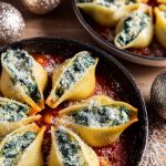Conchiglioni ricotta e spinaci in salsa rossa