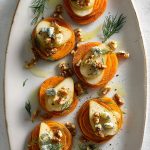 Mini millefoglie di patate dolci, gorgonzola e pere