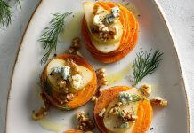 Mini millefoglie di patate dolci, gorgonzola e pere